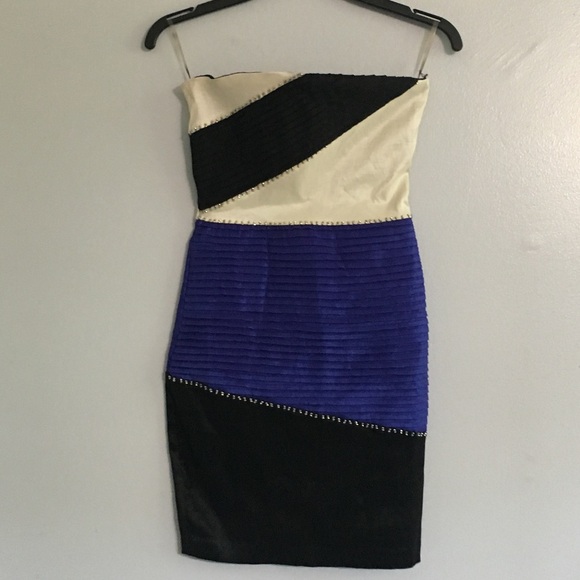 Nikibiki Dress - Picture 2 of 5